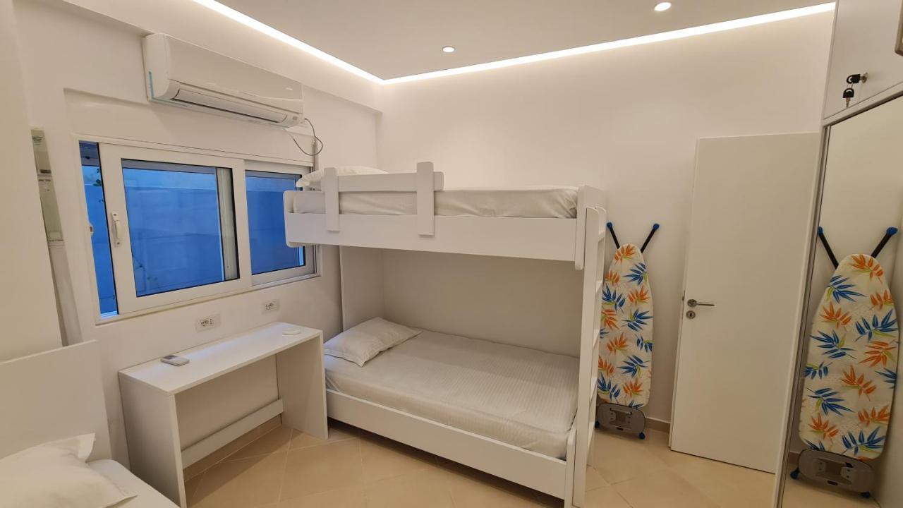 Sea And City View Apartment Саранде Екстериор снимка